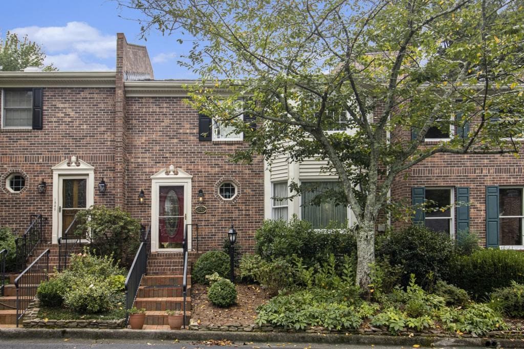 1532 September Chase, Decatur, GA 30033 — most recent listing photo