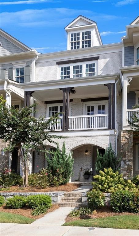 967 S On Main Drive, Woodstock, GA 30188 — most recent listing photo