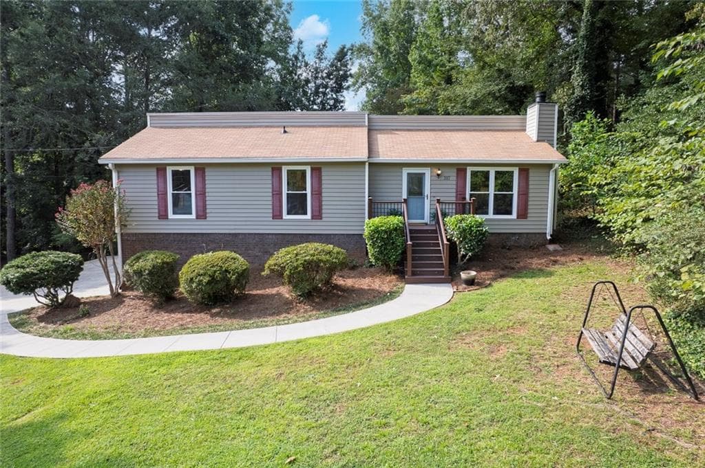 4 bedroom, 2 bathroom, 1,666 sq ft single family residence sold at 307 Summer Court, Woodstock, GA 30188
