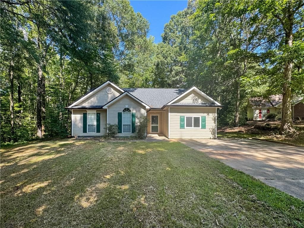 180 Saint James Place, Newnan, GA 30277 — most recent listing photo