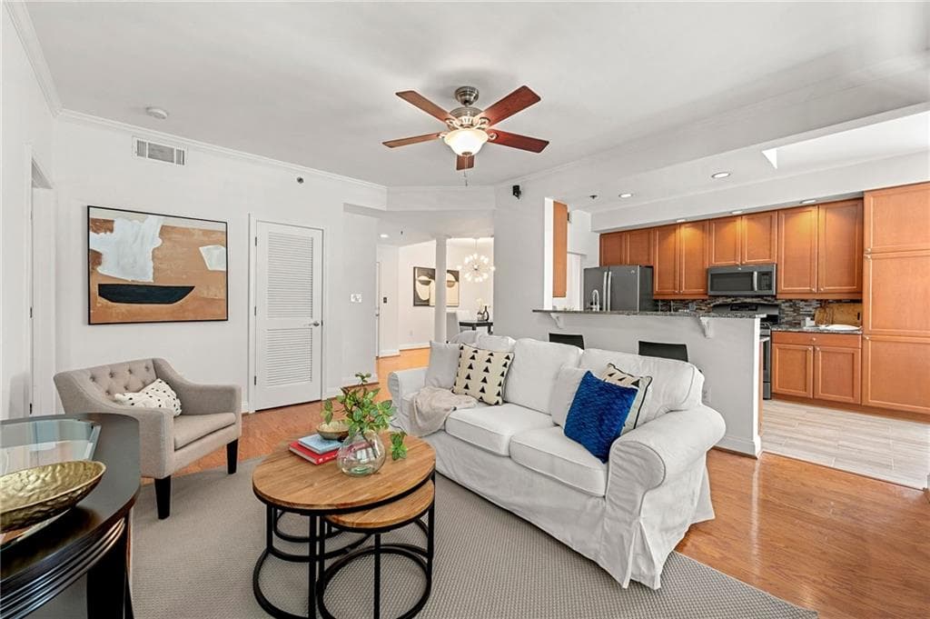 2 bedroom, 2 bathroom, 1,350 sq ft condominium sold at 50 BISCAYNE Drive 2109, Atlanta, GA 30309