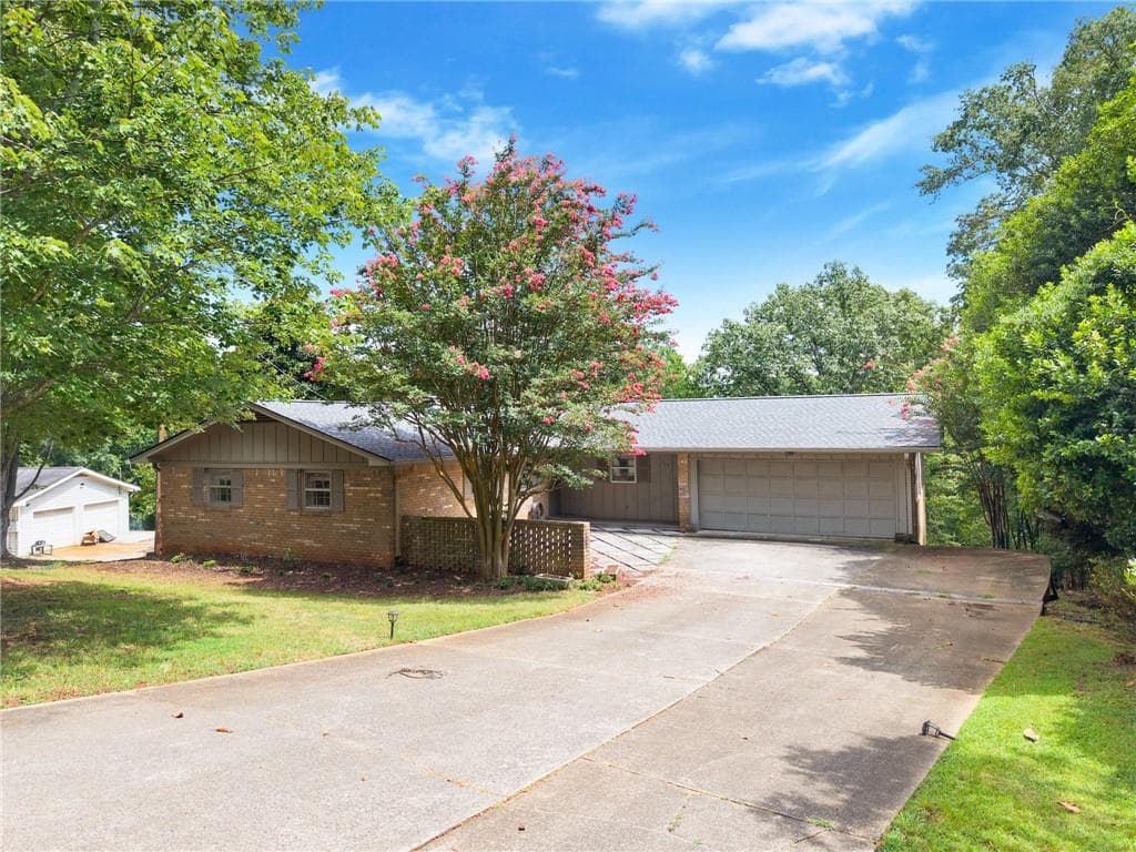 617 Mountain View Circle, Gainesville, GA 30501 — most recent listing photo
