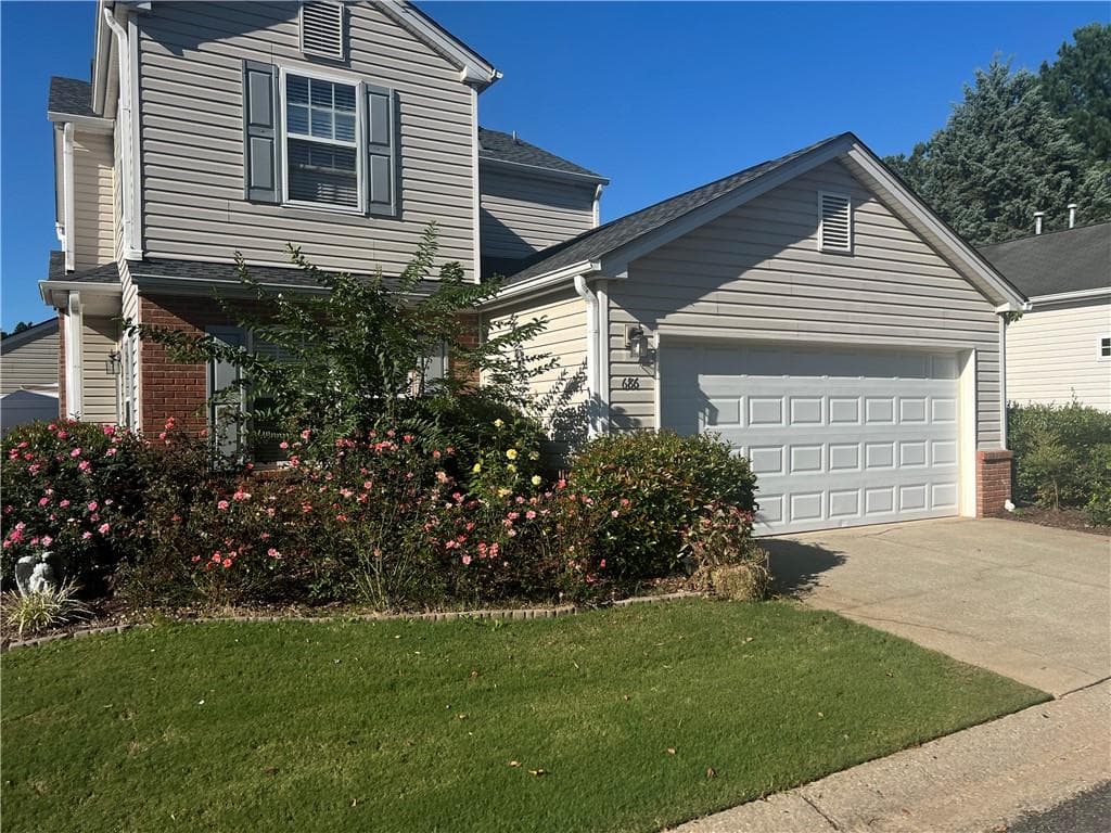4 bedroom, 3 bathroom, 1,602 sq ft single family residence sold at 686 W Oaks Drive, Woodstock, GA 30188