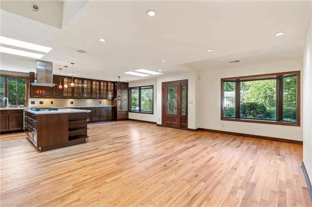 905 Windsor Trail, Roswell, GA 30076 — most recent listing photo