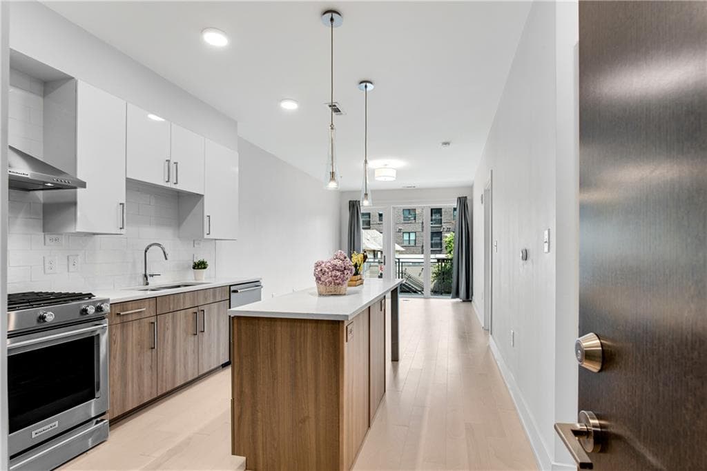 1 bedroom, 1 bathroom, 690 sq ft condominium for sale at 775 Juniper Street 303, Atlanta, GA 30308 — photo 6