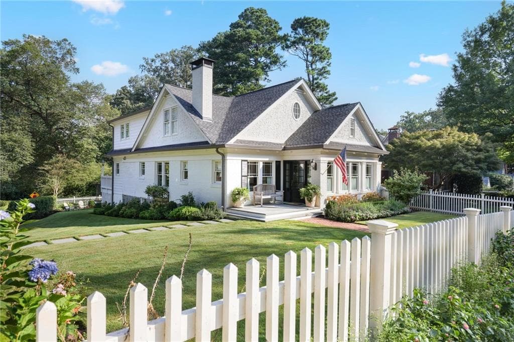 4 bedroom, 3 bathroom, 2,977 sq ft single family residence sold at 731 Gladstone Road, Atlanta, GA 30318
