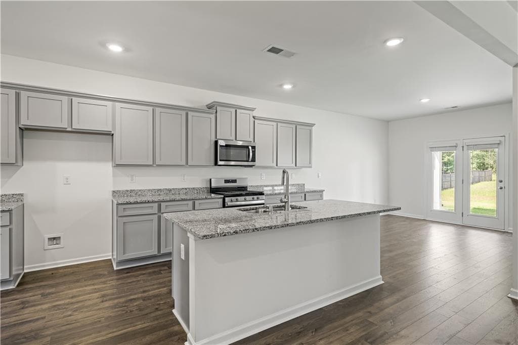 5 bedroom, 3 bathroom, 3,035 sq ft single family residence for sale at 67 Creek Side Place, Dacula, GA 30019 — photo 10