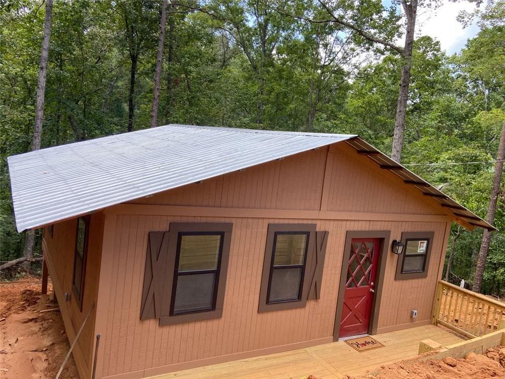 37 Hawk Court, Toccoa, GA 30577 — most recent listing photo