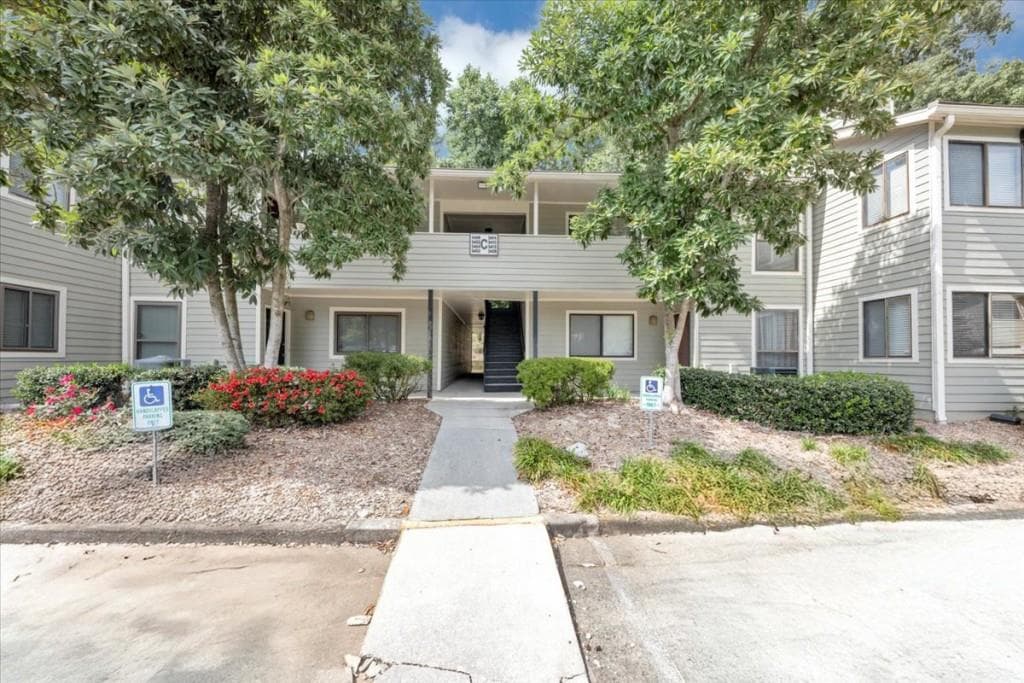 2 bedroom, 2 bathroom, 1,196 sq ft condominium sold at 3414 Ivys Walk, Atlanta, GA 30340