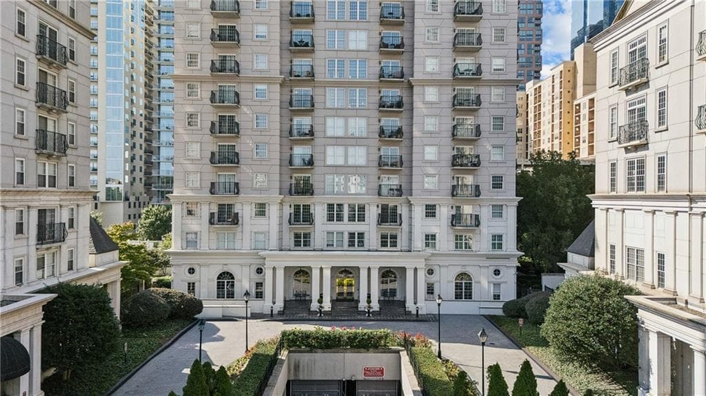 1 bedroom, 1 bathroom, 740 sq ft condominium sold at 195 14th Street 703, Atlanta, GA 30309
