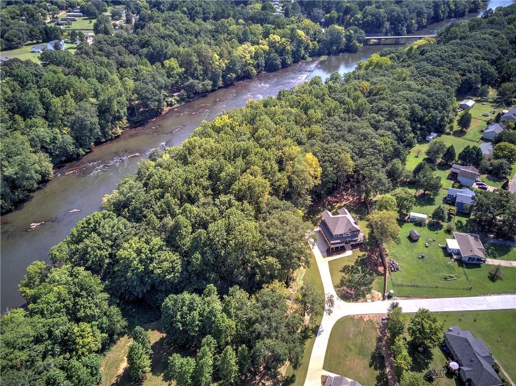 6 bedroom, 5 bathroom, 4,000 sq ft single family residence for sale at 10 Dove Pointe, Euharlee, GA 30145 — photo 2