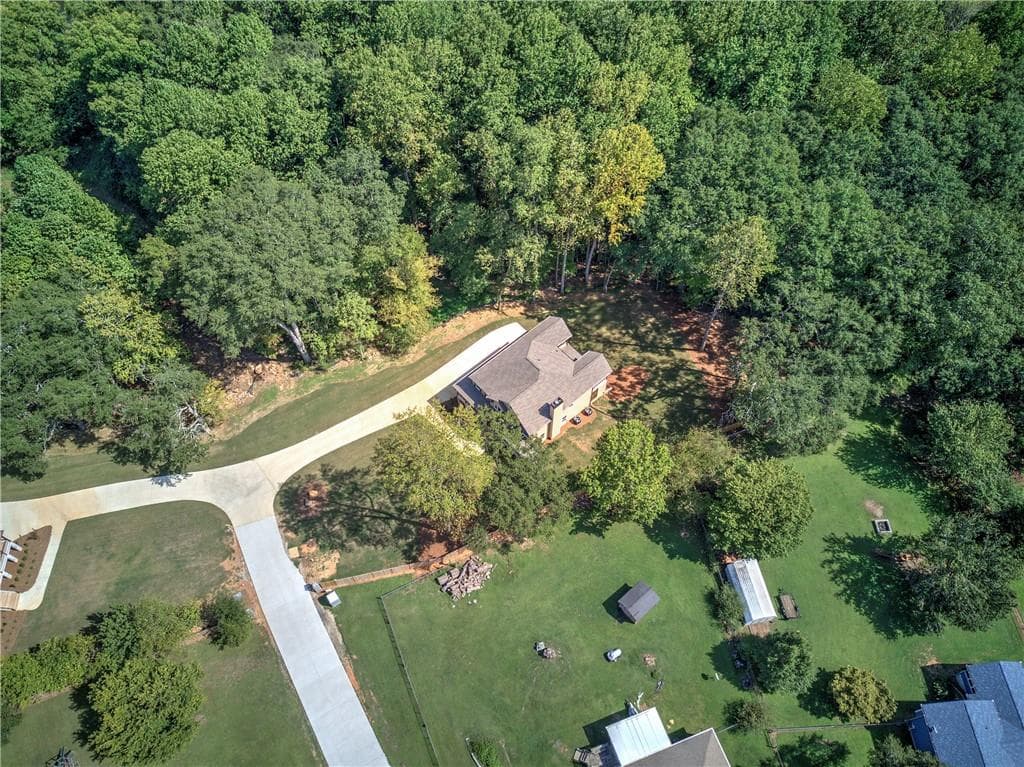 6 bedroom, 5 bathroom, 4,000 sq ft single family residence for sale at 10 Dove Pointe, Euharlee, GA 30145 — photo 3