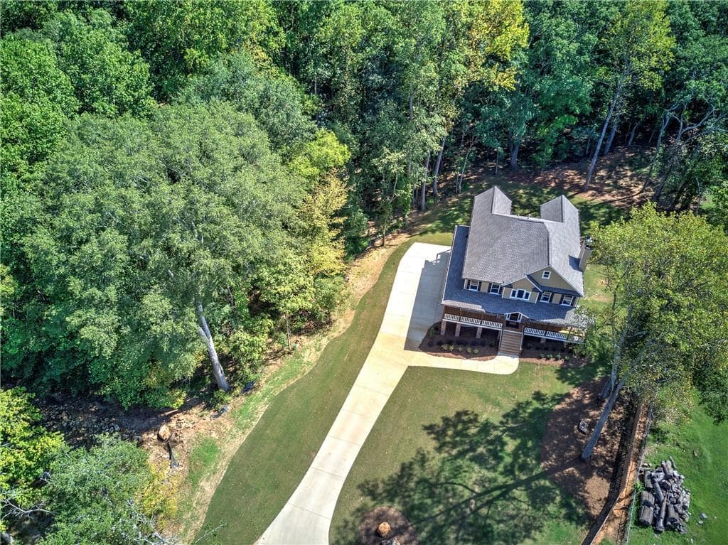 6 bedroom, 5 bathroom, 4,000 sq ft single family residence for sale at 10 Dove Pointe, Euharlee, GA 30145 — photo 4