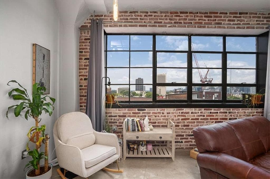 1 bedroom, 1 bathroom, 935 sq ft condominium under contract at 426 Marietta Street 511, Atlanta, GA 30313 — photo 2
