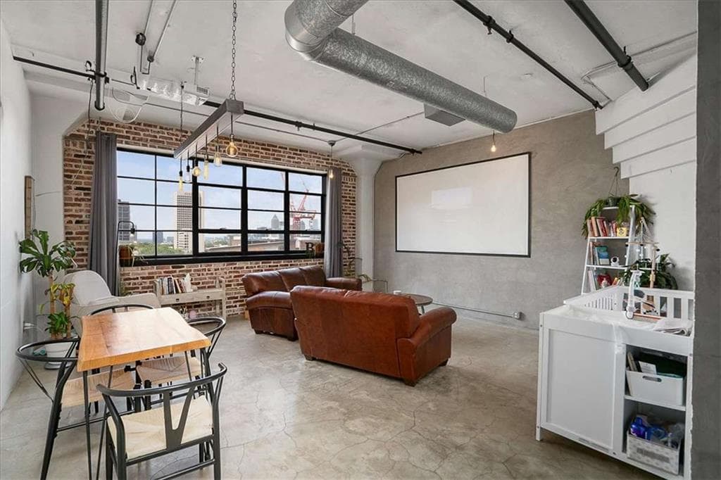 1 bedroom, 1 bathroom, 935 sq ft condominium under contract at 426 Marietta Street 511, Atlanta, GA 30313 — photo 3