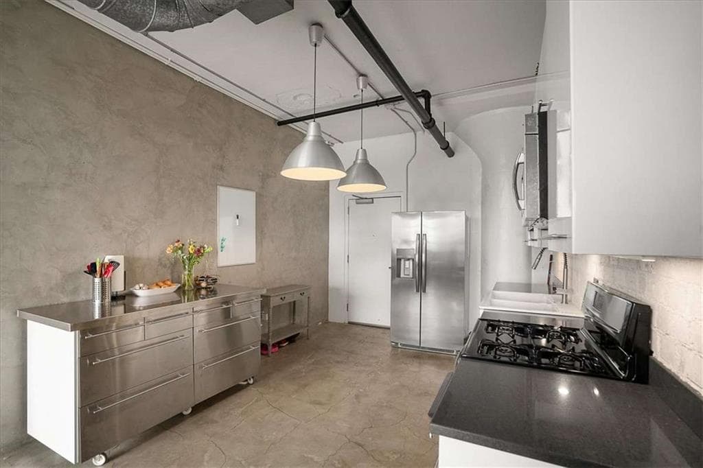1 bedroom, 1 bathroom, 935 sq ft condominium under contract at 426 Marietta Street 511, Atlanta, GA 30313 — photo 6