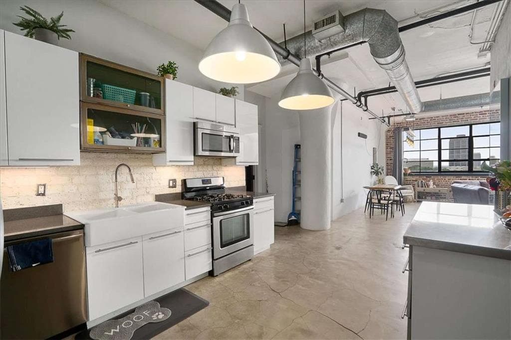 1 bedroom, 1 bathroom, 935 sq ft condominium under contract at 426 Marietta Street 511, Atlanta, GA 30313 — photo 9