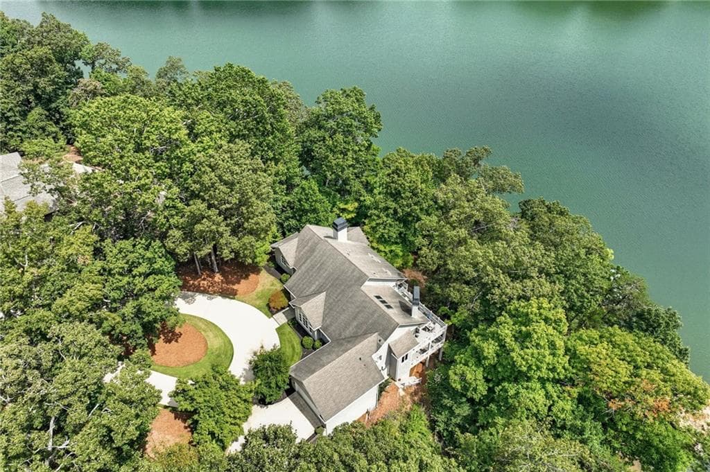 4 bedroom, 4 bathroom, 4,386 sq ft single family residence for sale at 951 East Lake Drive, Gainesville, GA 30506 — photo 7