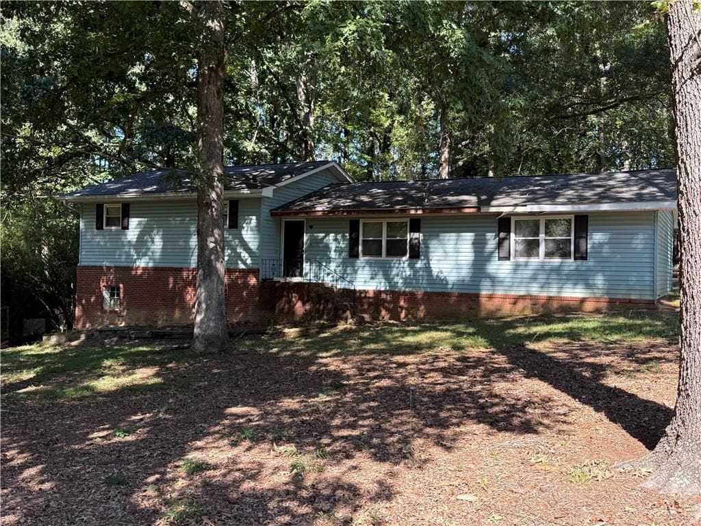 3 bedroom, 2 bathroom, 1,192 sq ft single family residence sold at 2166 Chestnut Place, Lithia Springs, GA 30122