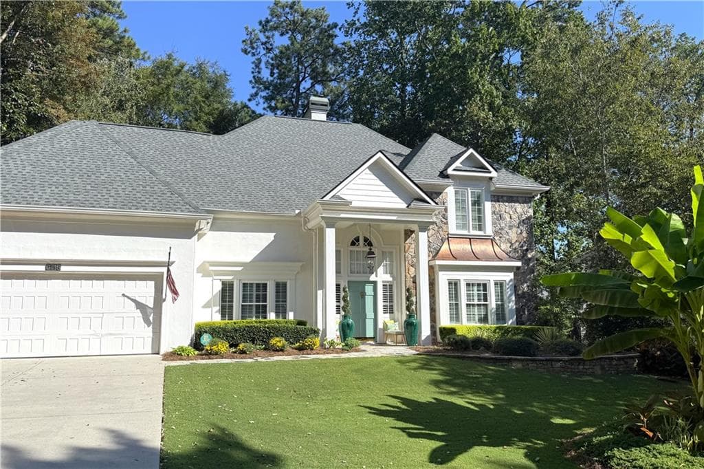 4 bedroom, 4 bathroom, 4,400 sq ft single family residence sold at 6715 Laurian Wood Drive, Atlanta, GA 30328