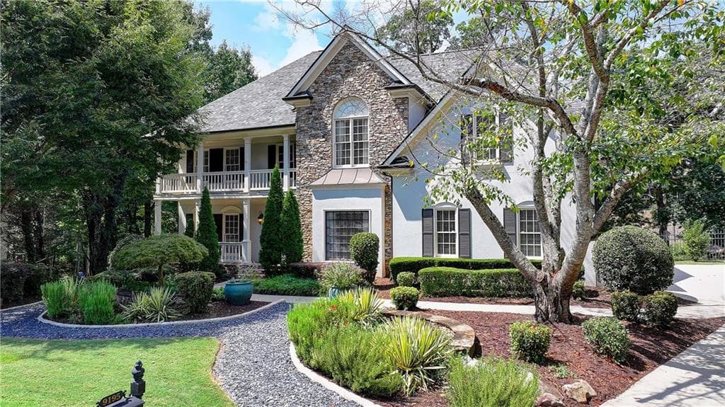 9195 Nesbit Lakes Drive, Alpharetta, GA 30022 — most recent listing photo