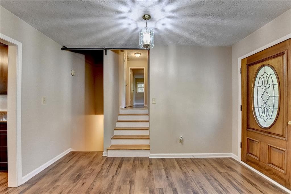 4 bedroom, 3 bathroom, 2,141 sq ft single family residence for sale at 2414 Robin Hood Place, Marietta, GA 30068 — photo 2