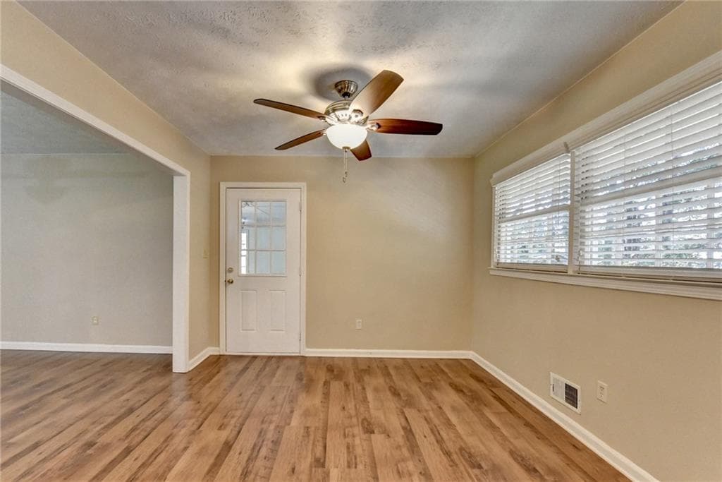 4 bedroom, 3 bathroom, 2,141 sq ft single family residence for sale at 2414 Robin Hood Place, Marietta, GA 30068 — photo 7