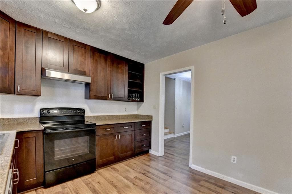 4 bedroom, 3 bathroom, 2,141 sq ft single family residence for sale at 2414 Robin Hood Place, Marietta, GA 30068 — photo 9