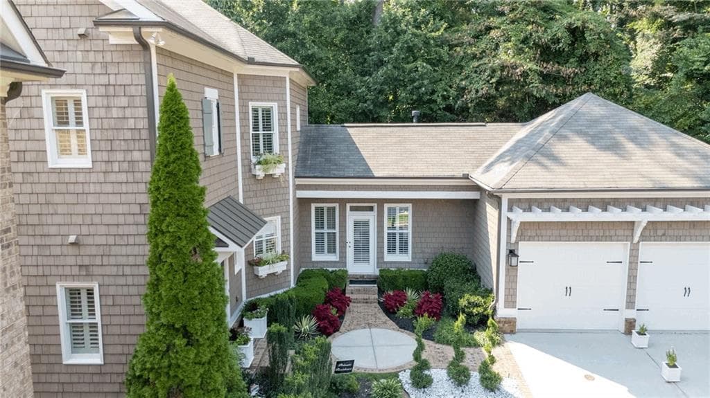 6 bedroom, 5 bathroom, 4,351 sq ft single family residence sold at 405 Glenmanor Court, Atlanta, GA 30328