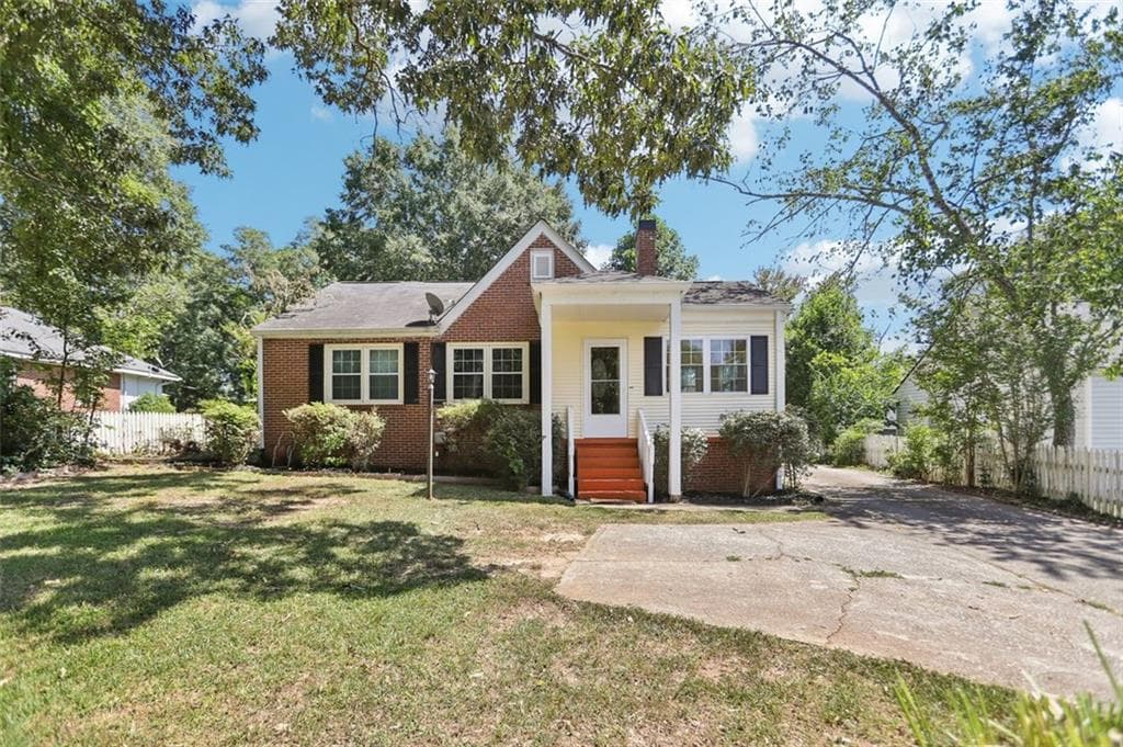 3 bedroom, 2 bathroom, 1,512 sq ft single family residence sold at 524 Kincaid Avenue, Griffin, GA 30224