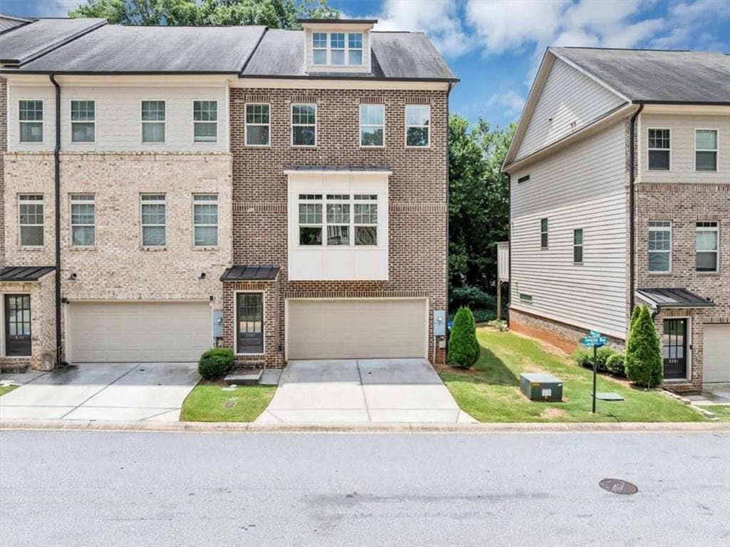 4 bedroom, 4 bathroom, 2,430 sq ft townhouse sold at 3307 Sangster Wy, Decatur, GA 30032