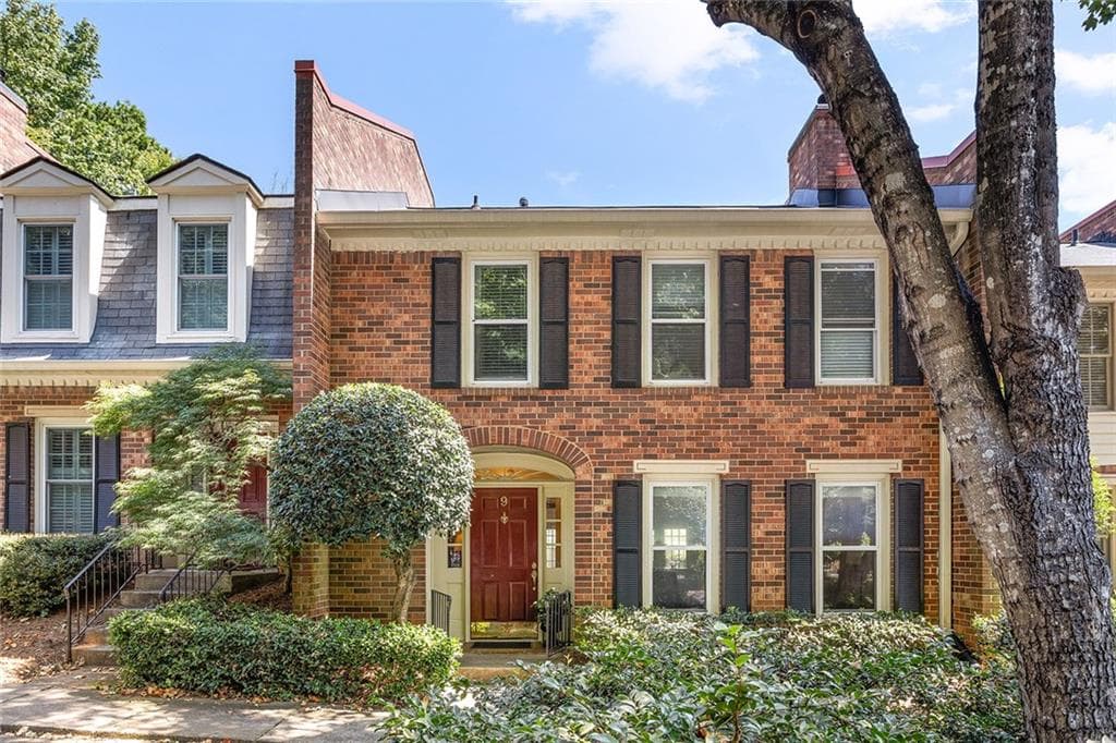 9 Queen Victoria Place, Atlanta, GA 30342 — most recent listing photo