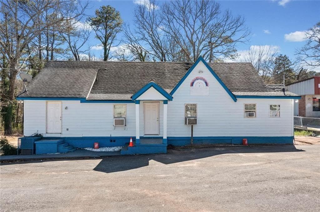 3 bedroom, 2 bathroom other sold at 3375 Glenwood Road, Decatur, GA 30032