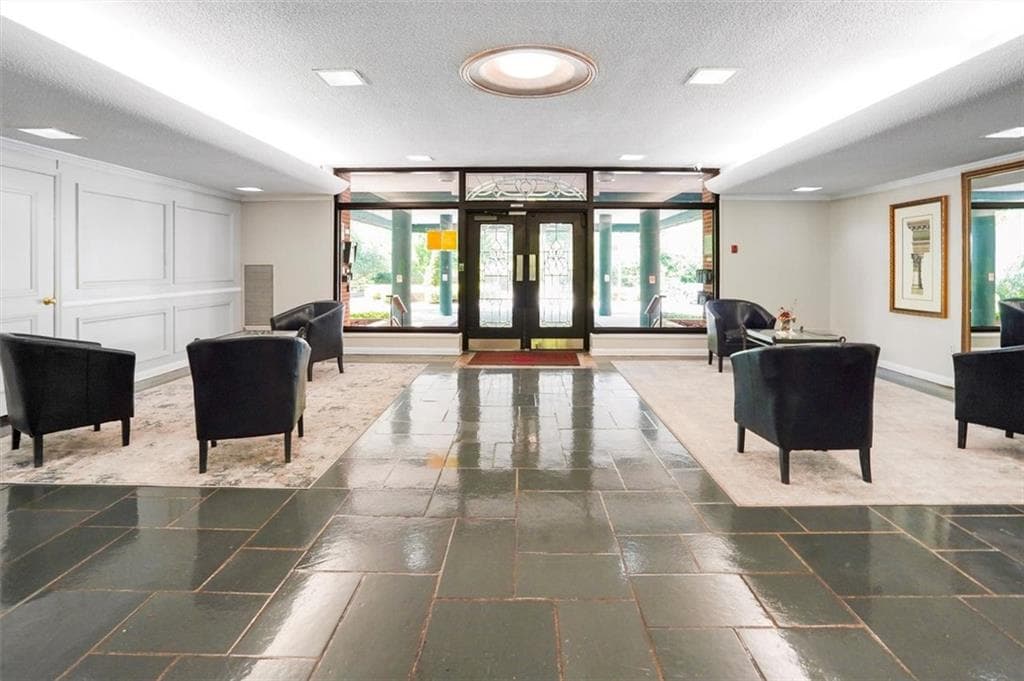 1 bedroom, 1 bathroom, 737 sq ft condominium sold at 2965 PHARR COURT SOUTH 110, Atlanta, GA 30305