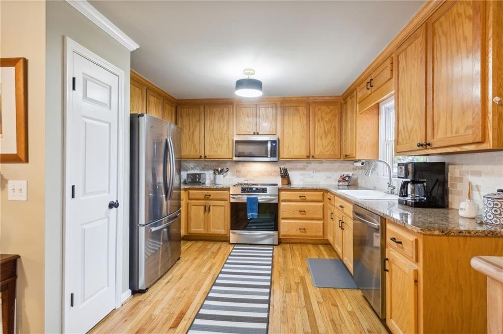 4 bedroom, 4 bathroom, 3,712 sq ft single family residence for sale at 133 Stone Ridge Court, Jasper, GA 30143 — photo 9