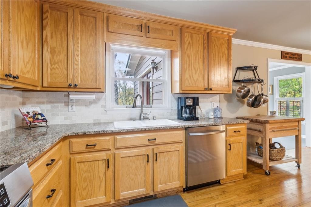 4 bedroom, 4 bathroom, 3,712 sq ft single family residence for sale at 133 Stone Ridge Court, Jasper, GA 30143 — photo 8
