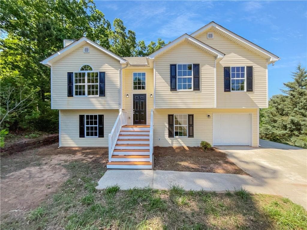 4 bedroom, 3 bathroom, 2,065 sq ft single family residence sold at 2997 Burton Circle, Gainesville, GA 30507