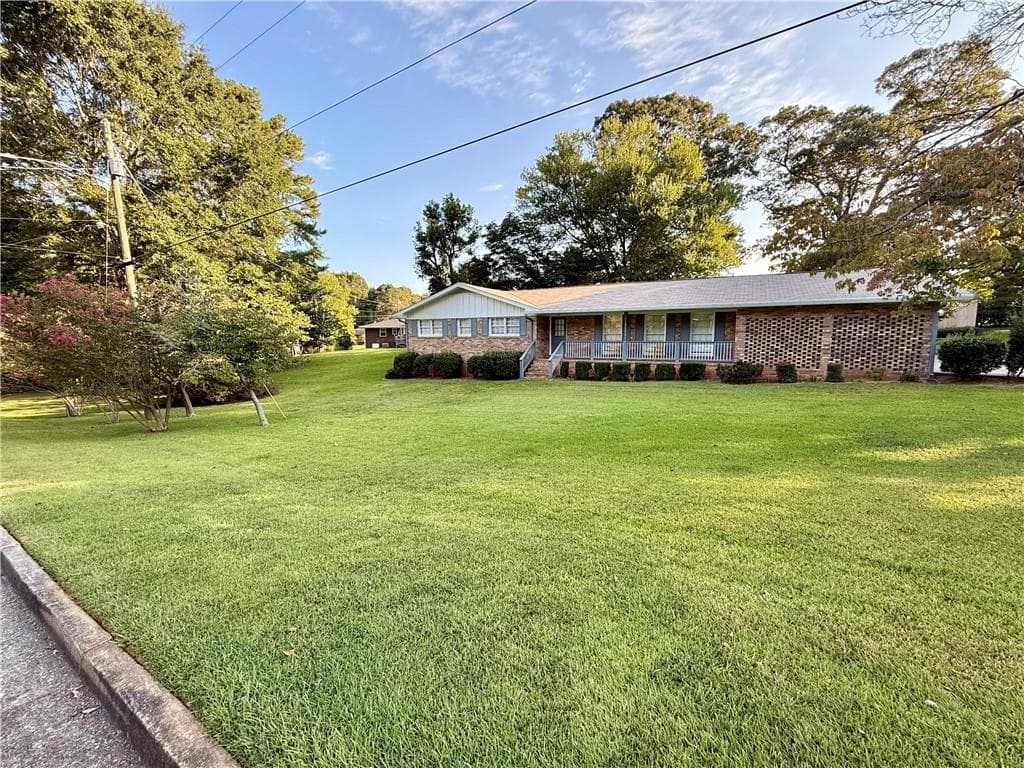 3 bedroom, 2 bathroom, 1,691 sq ft single family residence for sale at 1010 Wesley Park Drive, Marietta, GA 30064 — photo 2