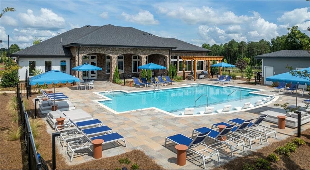 1 bedroom, 1 bathroom, 810 sq ft apartment for rent at 100 Oakbrook Drive A1B, Mcdonough, GA 30253 for $1,667 a month — photo 2