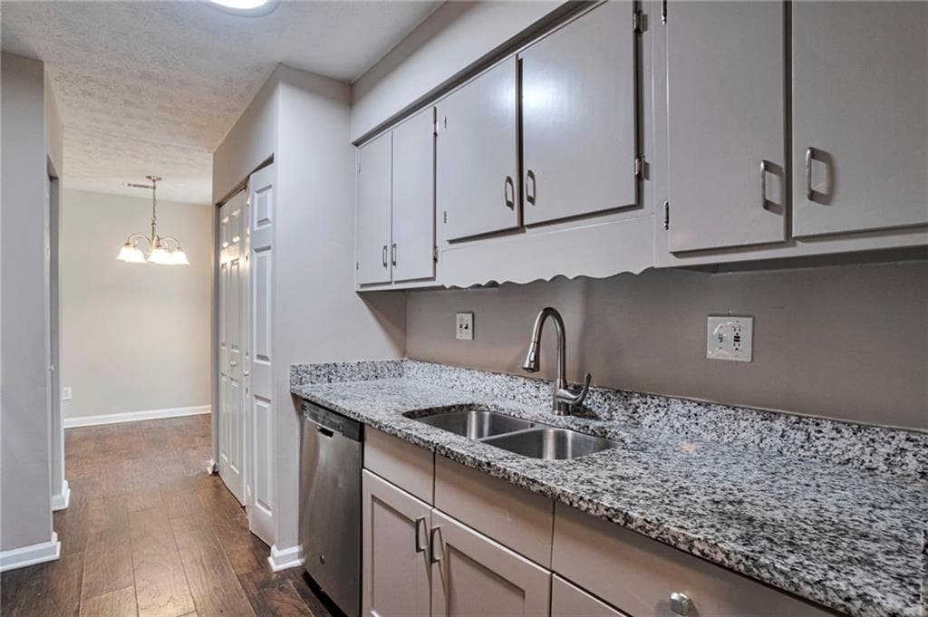 3 bedroom, 2 bathroom, 1,288 sq ft single family residence for sale at 5061 Martins Crossing Road, Stone Mountain, GA 30088 — photo 8