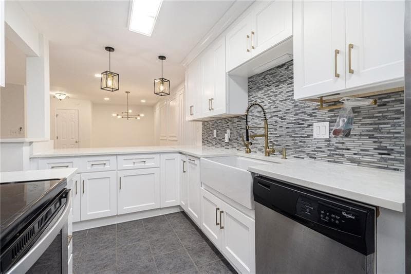 502 Brighton Point, Atlanta, GA 30328 — most recent listing photo