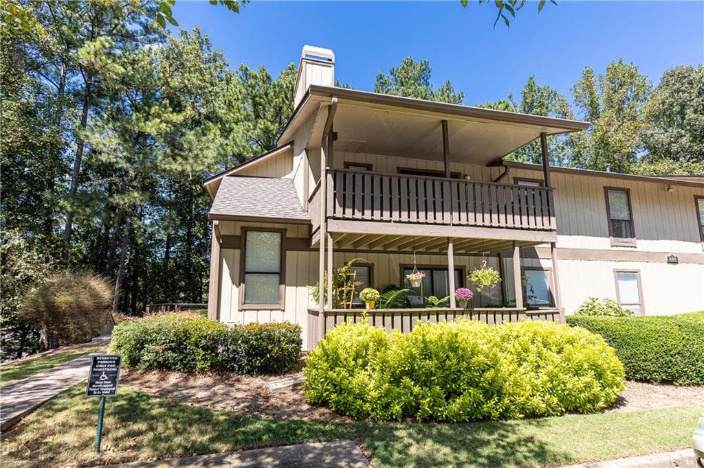 401 Woodcliff Drive, Atlanta, GA 30350 — most recent listing photo