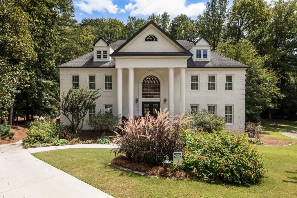 2875 Stoneglen Close, Roswell, GA 30076 — most recent listing photo