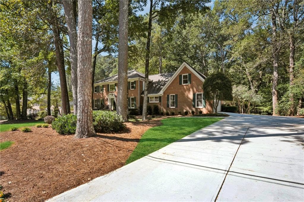 4 bedroom, 4 bathroom, 4,746 sq ft single family residence for sale at 4891 Forestglade Court, Stone Mountain, GA 30087 — photo 4
