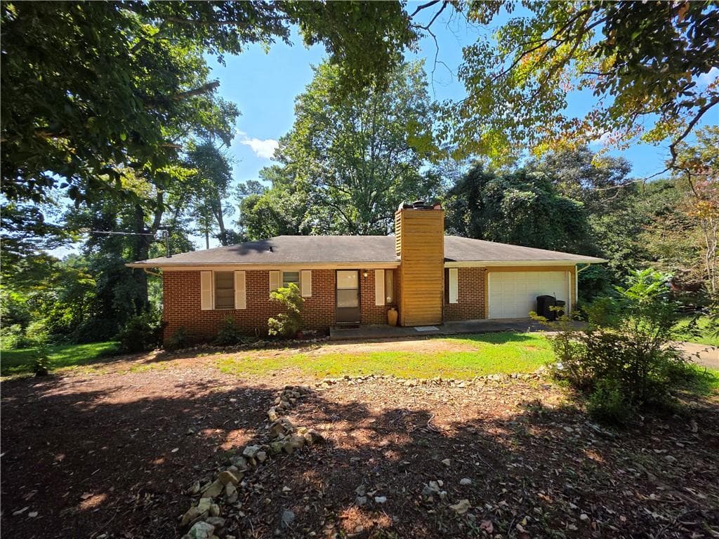 3 bedroom, 1 bathroom, 960 sq ft single family residence for sale at 4107 Belvedere Drive, Gainesville, GA 30506 — photo 1 of 14