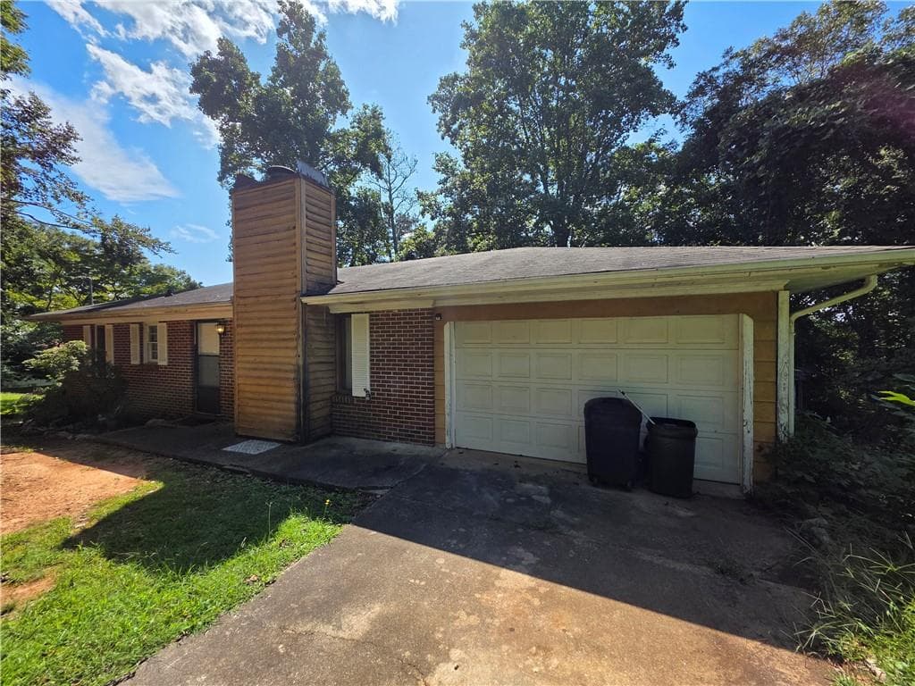 3 bedroom, 1 bathroom, 960 sq ft single family residence for sale at 4107 Belvedere Drive, Gainesville, GA 30506 — photo 2