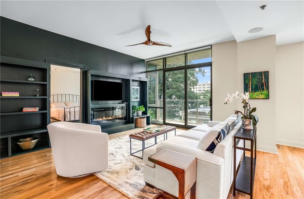 3 bedroom, 3 bathroom, 1,904 sq ft condominium sold at 905 Juniper Street 512, Atlanta, GA 30309