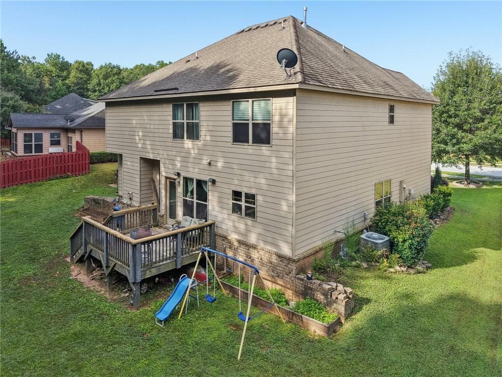 4 bedroom, 3 bathroom, 2,584 sq ft single family residence under contract at 115 Tanners Court, Covington, GA 30016 — photo 7