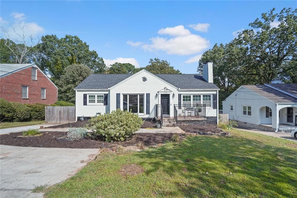 5 bedroom, 3 bathroom, 2,626 sq ft single family residence sold at 1370 Centra Villa Drive, Atlanta, GA 30311