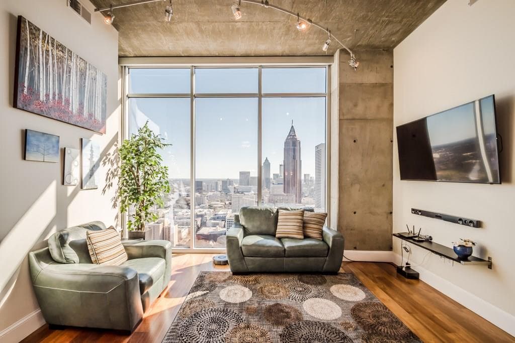 2 bedroom, 1,121 sq ft condominium sold at 855 Peachtree Street 3603, Atlanta, GA 30308